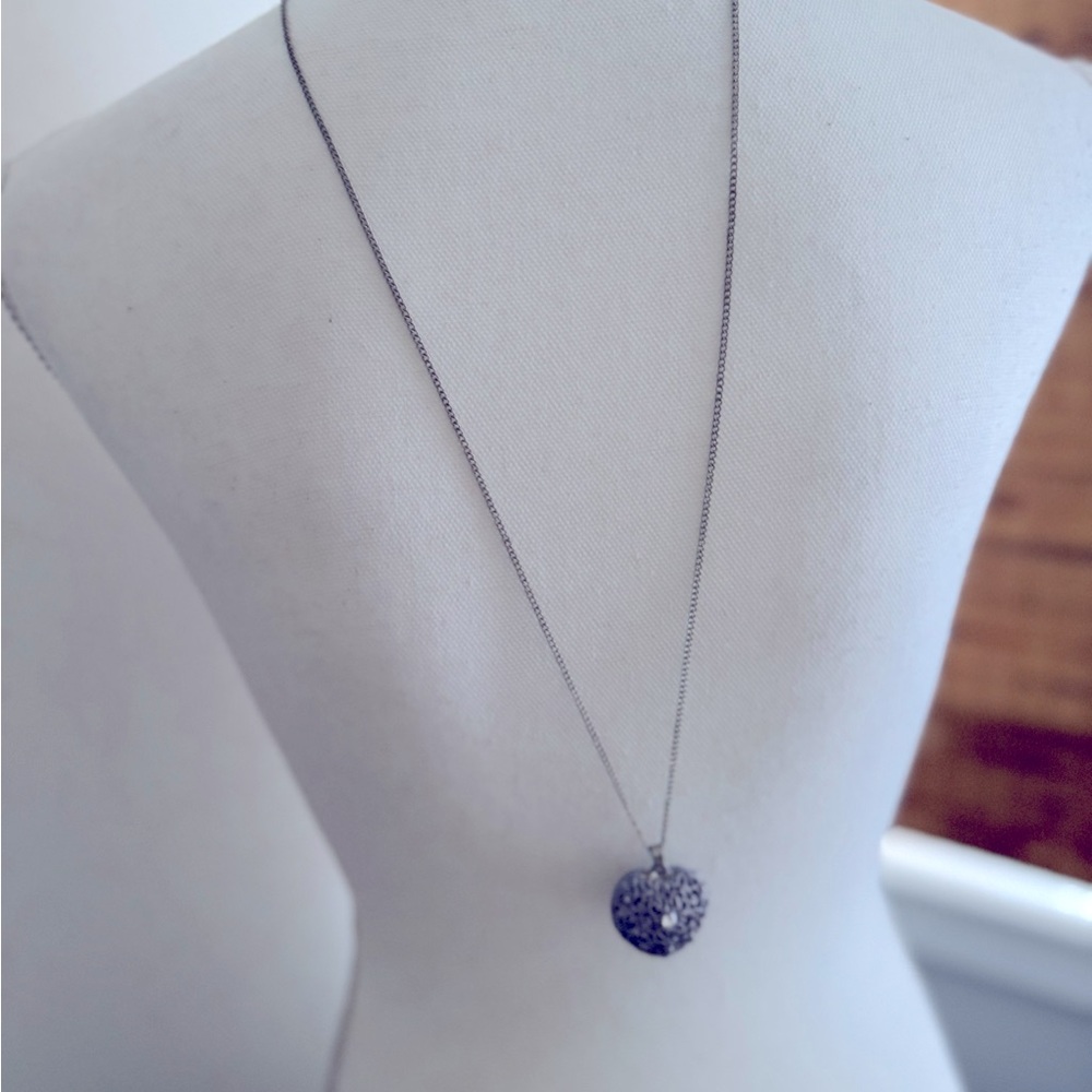 Elegant Silver Pendant Necklace